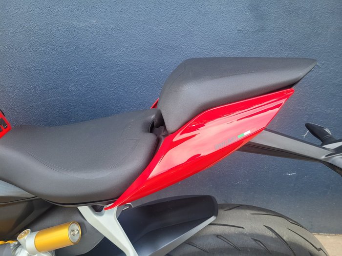 2022 DUCATI STREETFIGHTER V2 RED