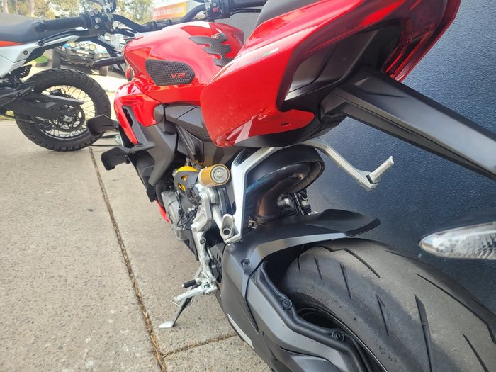 2022 DUCATI STREETFIGHTER V2 RED