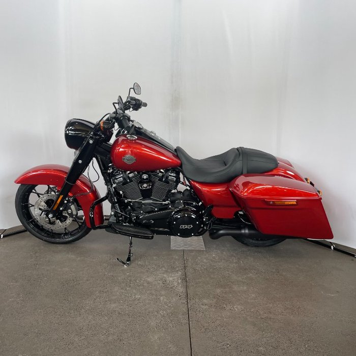 2025 Harley-davidson FLHRXS ROAD KING SPECIAL WHISKEY FIRE