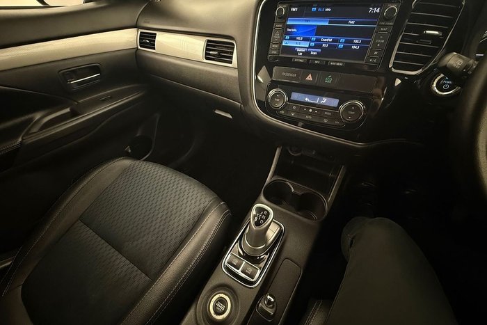 2014 Mitsubishi Outlander PHEV