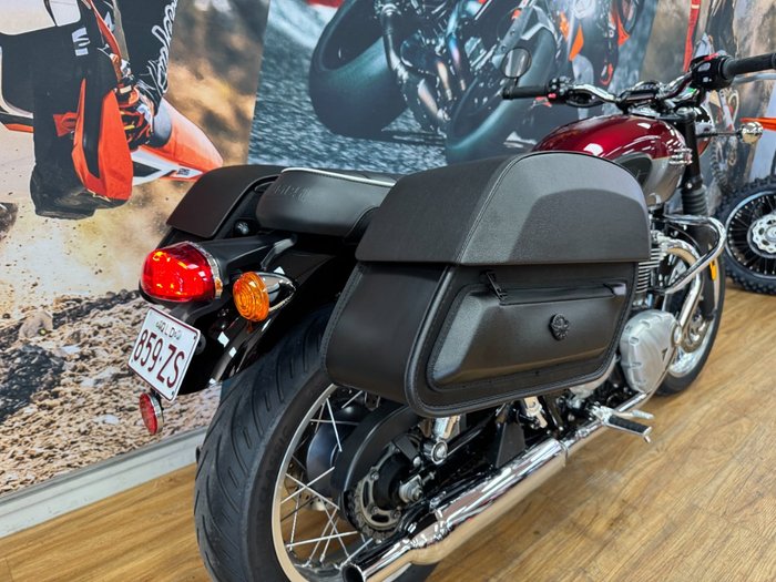 2023 Triumph BONNEVILLE T120 RED/SILVER