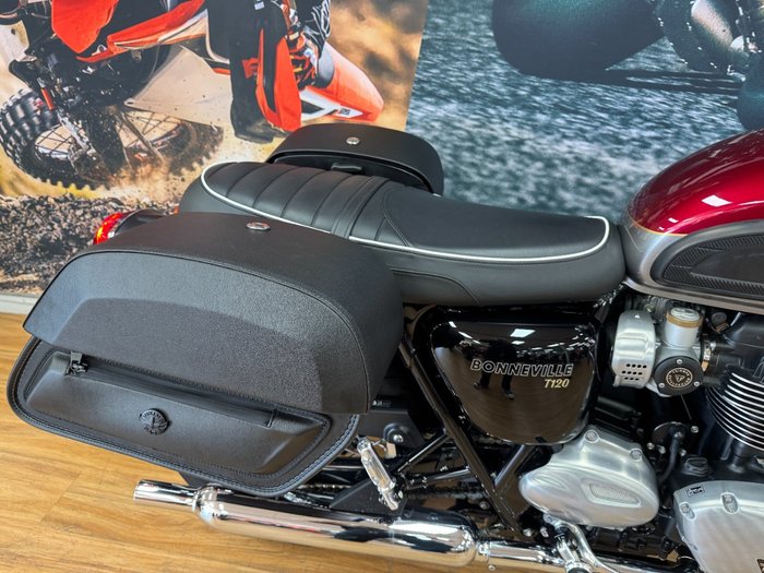 2023 Triumph BONNEVILLE T120 RED/SILVER