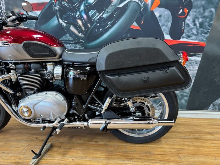 2023 Triumph BONNEVILLE T120 RED/SILVER