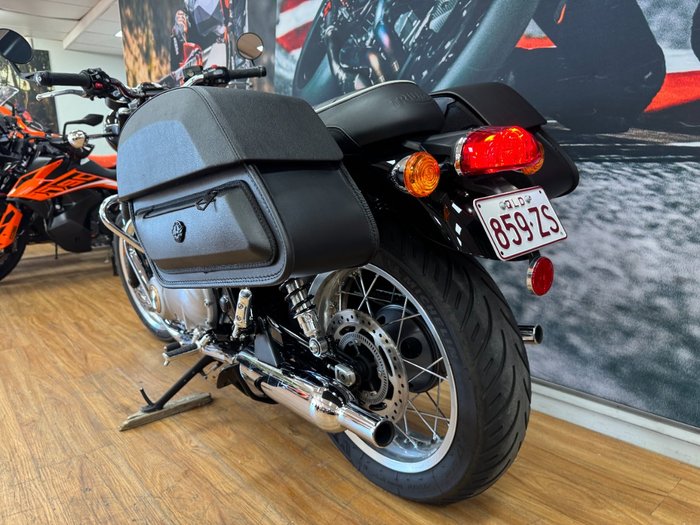 2023 Triumph BONNEVILLE T120 RED/SILVER