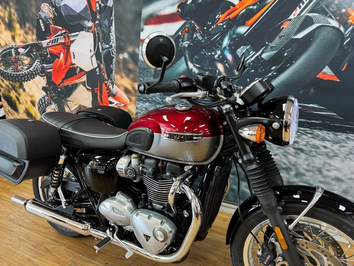 2023 Triumph BONNEVILLE T120 RED/SILVER
