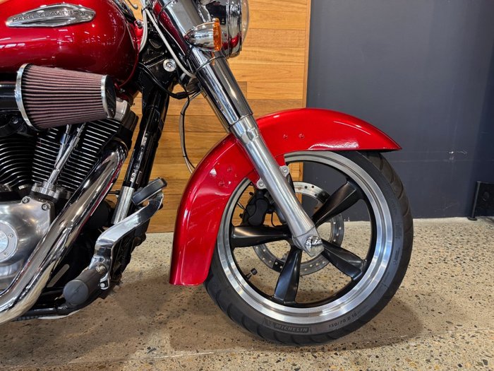 2011 Harley-davidson FLD SWITCHBACK Red