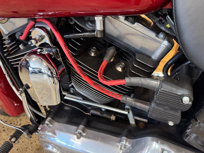 2011 Harley-davidson FLD SWITCHBACK Red