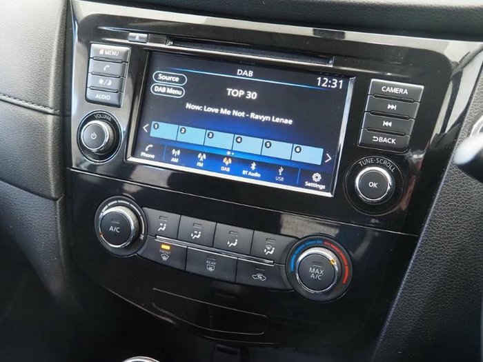 2022 Nissan X-TRAIL ST