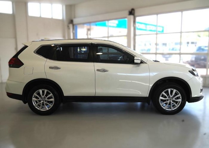 2022 Nissan X-TRAIL ST