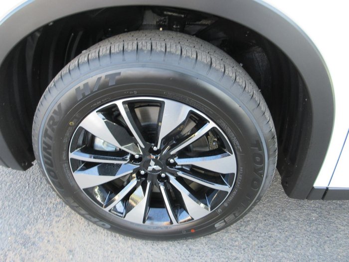 2025 Mitsubishi Outlander LS