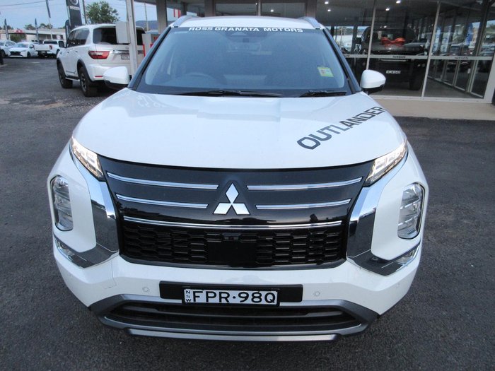 2025 Mitsubishi Outlander LS