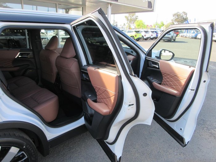 2025 Mitsubishi Outlander Exceed Tourer