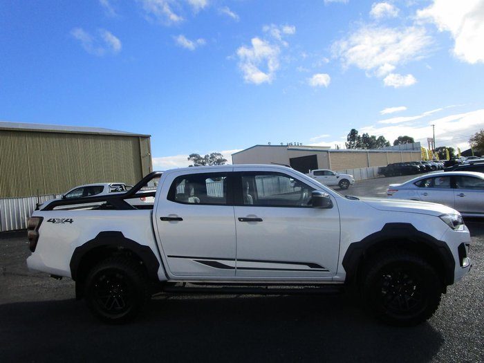 2025 Isuzu D-MAX BLADE