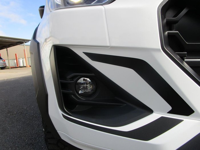 2025 Isuzu D-MAX BLADE