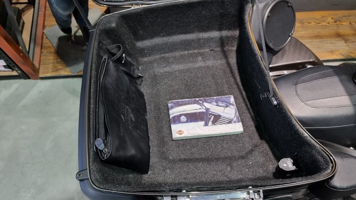 2017 Harley-davidson FLHTK ULTRA LIMITED Grey/Black