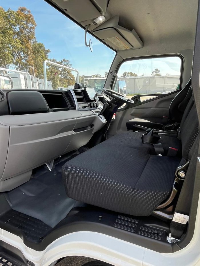 2025 Fuso 515 515 Ready built tray. White
