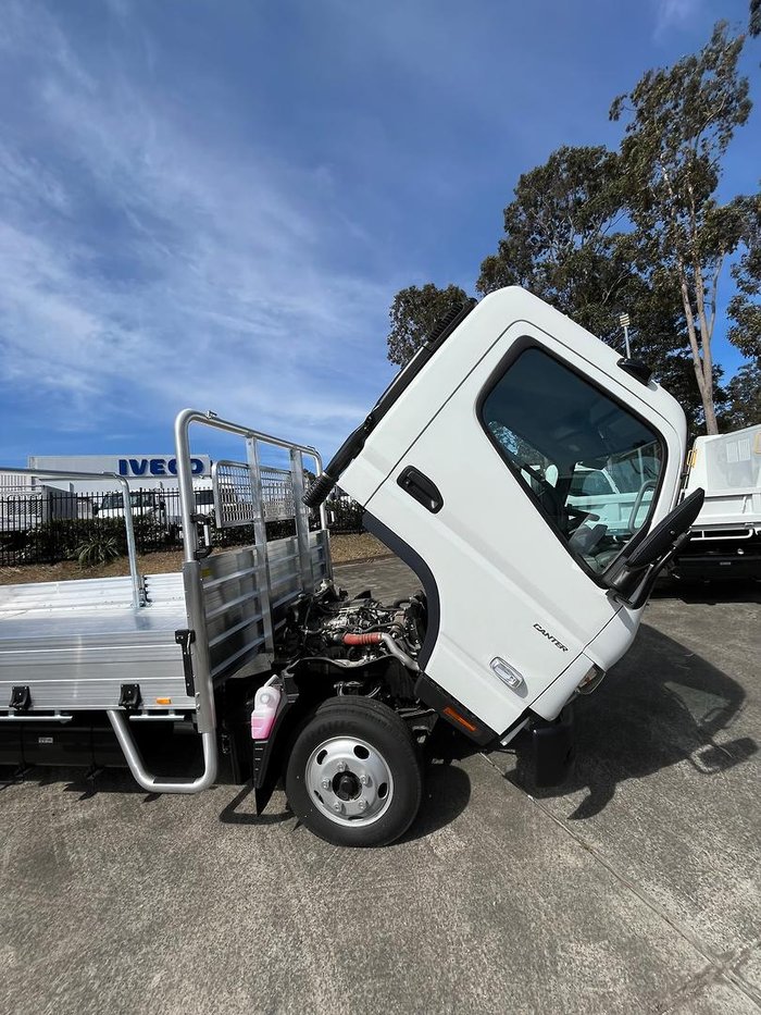 2025 Fuso 515 515 Ready built tray. White