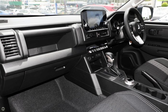 2025 Mitsubishi Triton GLX-R