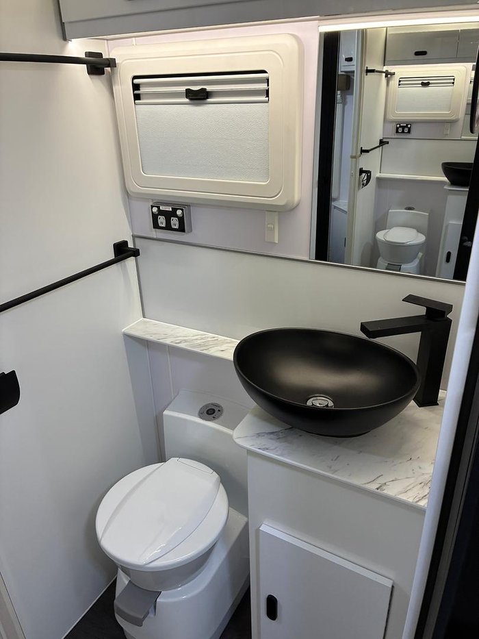 2025 JB Caravans Scorpion Sting 23'6 Rd Cafe