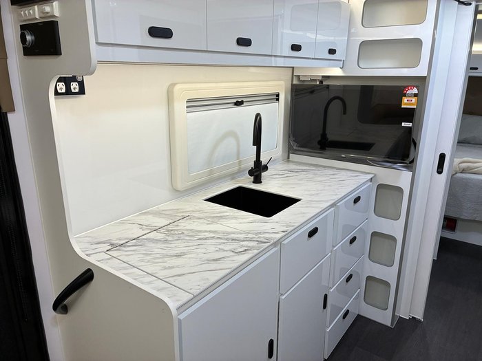 2025 JB Caravans Scorpion Sting 23'6 Rd Cafe