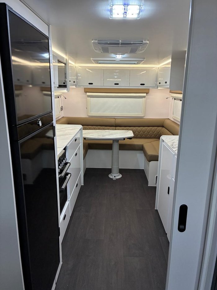 2025 JB Caravans Scorpion Sting 23'6 Rd Cafe