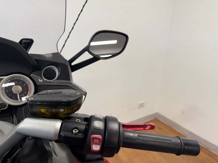 2011 BMW Motorrad K 1600 GT RED