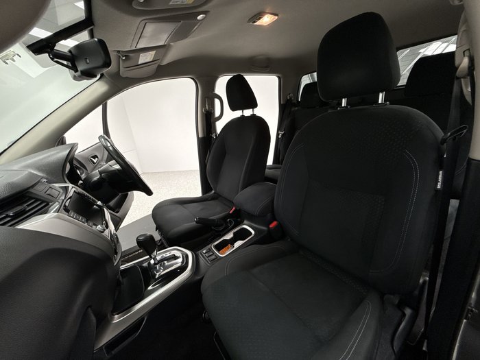 2019 Nissan Navara ST-X