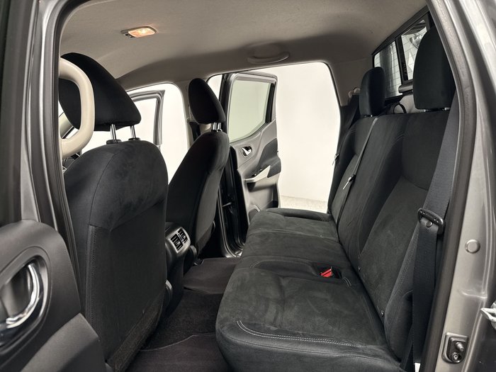 2019 Nissan Navara ST-X