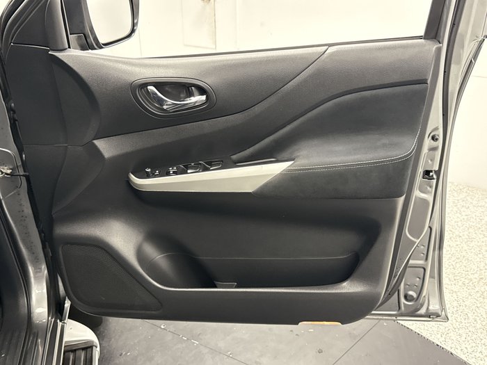 2019 Nissan Navara ST-X