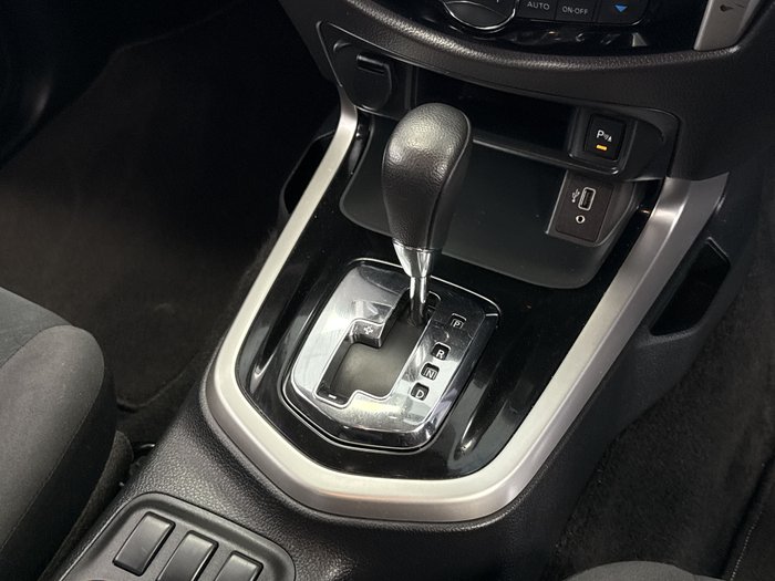 2019 Nissan Navara ST-X