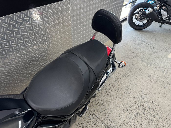 2015 Suzuki VZR 1800 BOULEVARD (M109R) BLACK