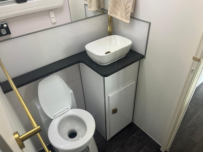 2025 JB Caravans Dirt Road Xtreme 22'6 Rd Club Lounge