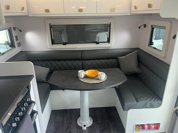 2025 JB Caravans Dirt Road Xtreme 22'6 Rd Club Lounge