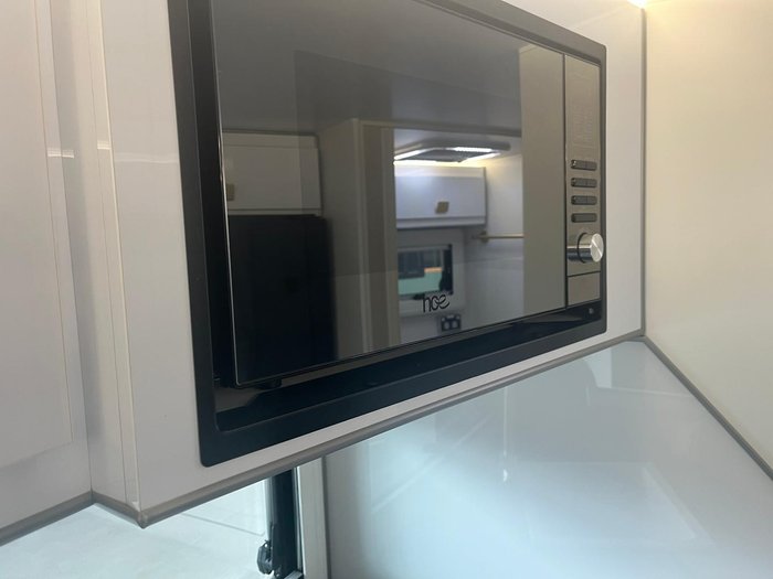 2025 JB Caravans Dirt Road Xtreme 22'6 Rd Club Lounge