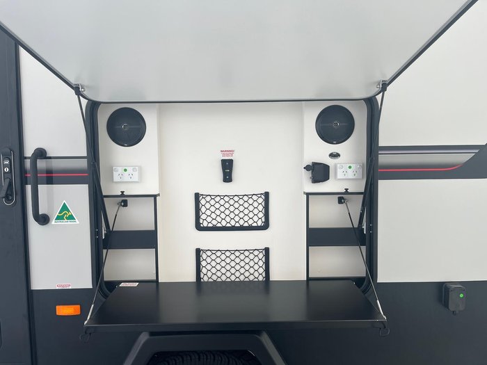 2025 JB Caravans Dirt Road Xtreme 22'6 Rd Club Lounge