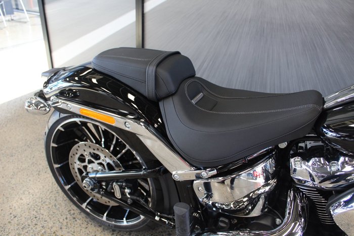 2025 Harley-davidson FXBR BREAKOUT (117) VIVID BLACK