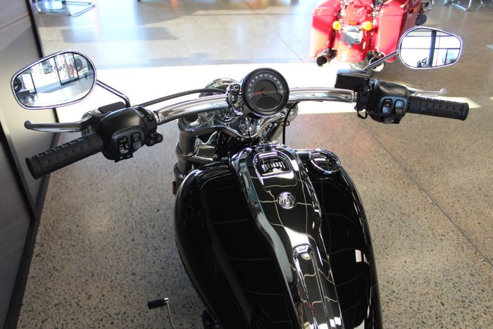 2025 Harley-davidson FXBR BREAKOUT (117) VIVID BLACK