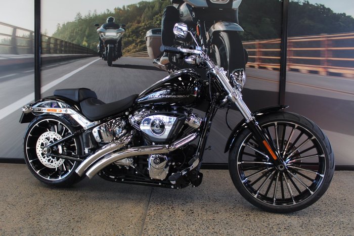 2025 Harley-davidson FXBR BREAKOUT (117) VIVID BLACK