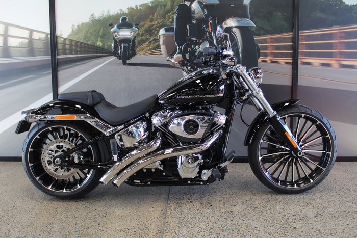 2025 Harley-davidson FXBR BREAKOUT (117) VIVID BLACK