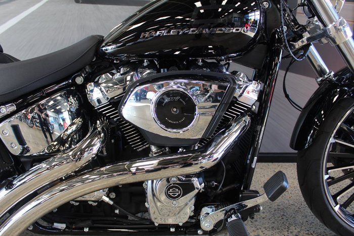 2025 Harley-davidson FXBR BREAKOUT (117) VIVID BLACK