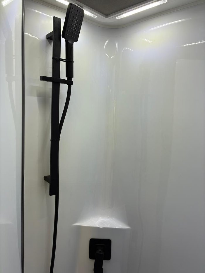 2025 Traveller Destination Track 17