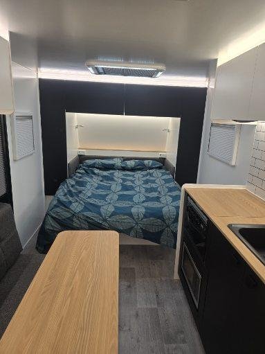 2025 Traveller Destination Track 17