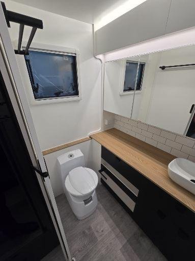 2025 Traveller Destination Track 17