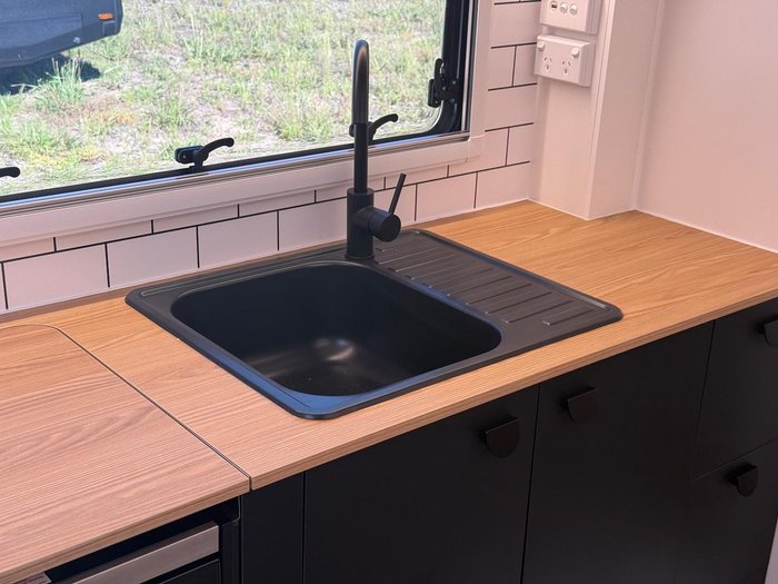 2025 Traveller Destination Track 17