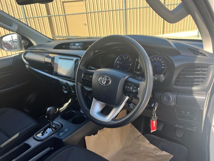 2019 Toyota Hilux SR