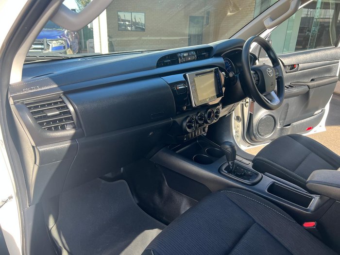 2019 Toyota Hilux SR
