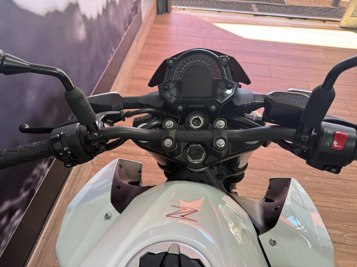 2022 Kawasaki Z400 WHITE