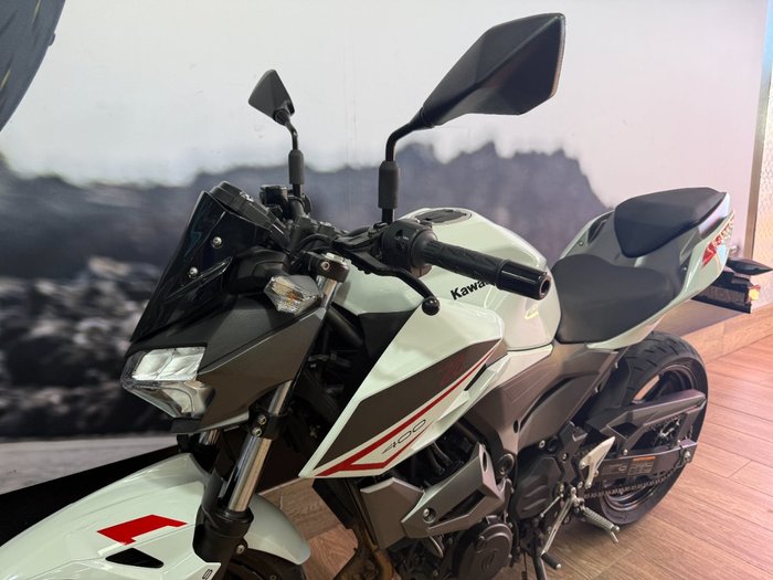 2022 Kawasaki Z400 WHITE