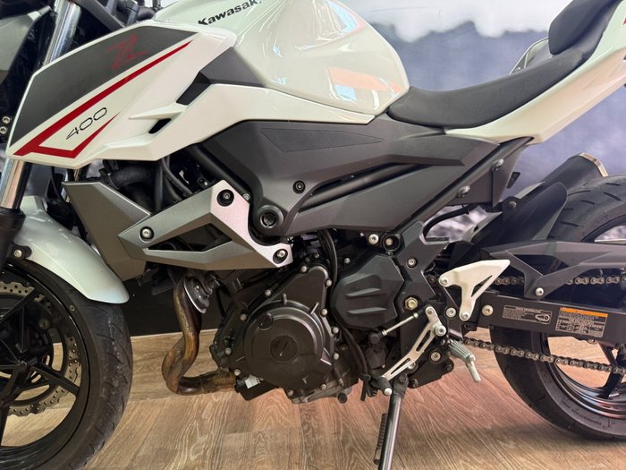 2022 Kawasaki Z400 WHITE