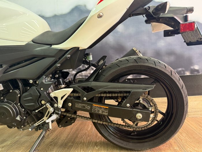 2022 Kawasaki Z400 WHITE
